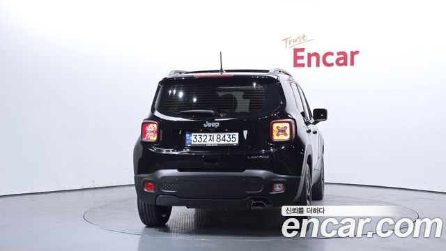 Jeep Renegade 1.3 Limited 2022 — фото 4