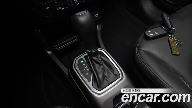 Jeep Renegade 1.3 Limited 2022 — фото 9