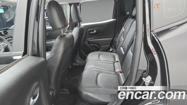 Jeep Renegade 1.3 Limited 2022 — фото 12