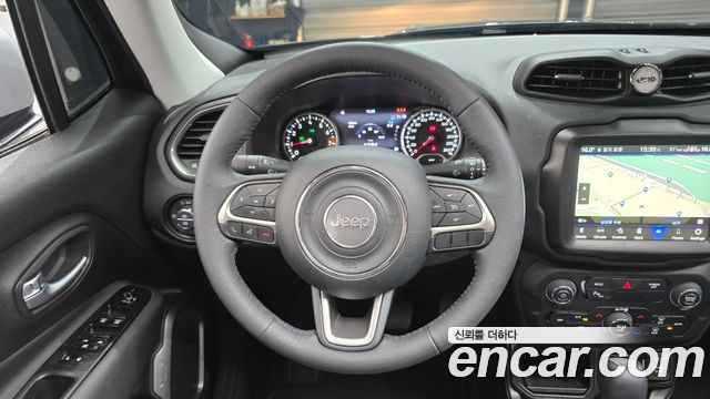 Jeep Renegade 1.3 Limited 2022 — фото 13