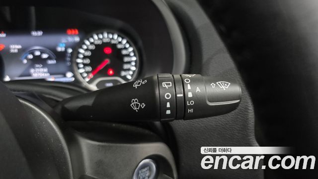 Jeep Renegade 1.3 Limited 2022 — фото 18
