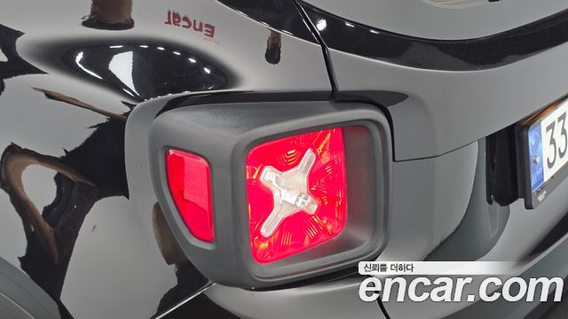 Jeep Renegade 1.3 Limited 2022 — фото 23