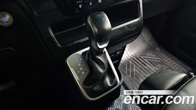 Hyundai Staria Cargo 3-Seater Modern 2023 — фото 9