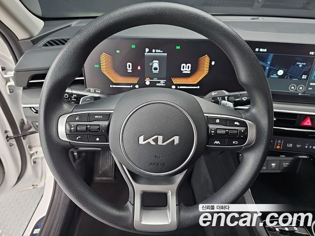 Kia K5 Hybrid (III) Prestige 2024 — фото 16