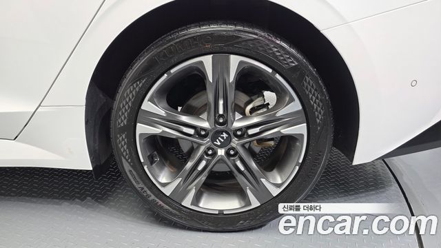 Kia K5 (III) 2.0 Signature 2021 — фото 21