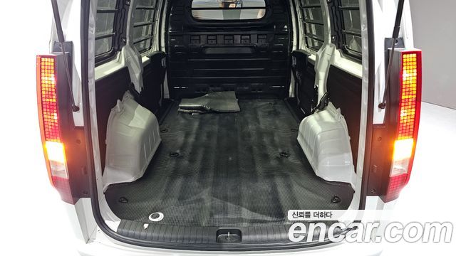 Hyundai Staria Cargo 3-Seater Modern 2022 — фото 30