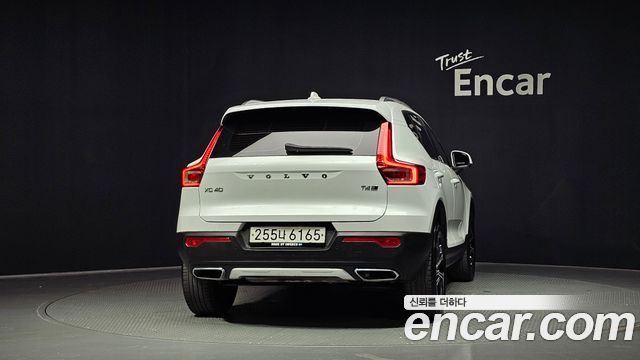 Volvo XC40 T4 Inscription 2020 — фото 4
