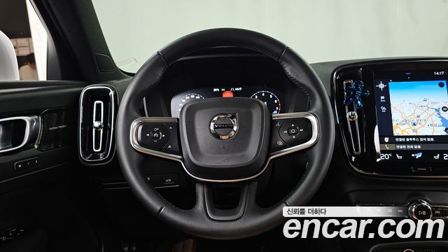 Volvo XC40 T4 Inscription 2020 — фото 13