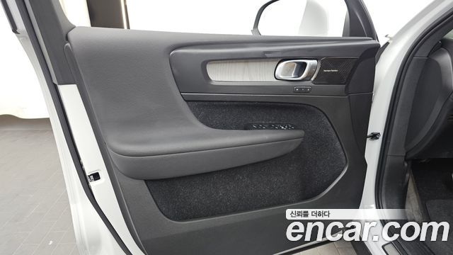 Volvo XC40 T4 Inscription 2020 — фото 24