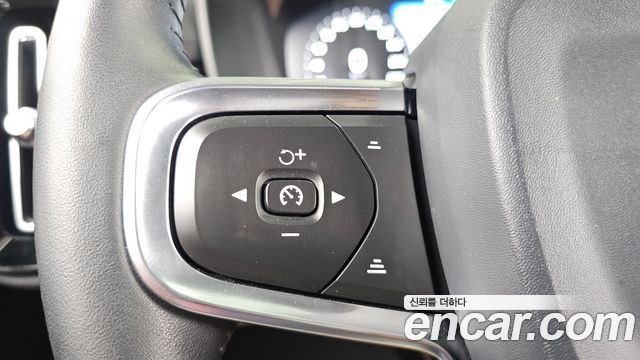 Volvo XC40 T4 Inscription 2020 — фото 28