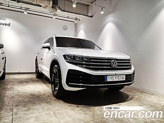 Volkswagen Touareg (III) 3.0 TDI Prestige 2024 — фото 1