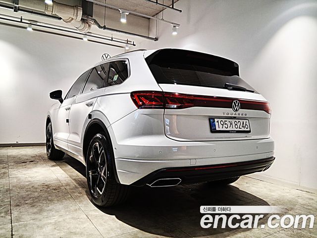 Volkswagen Touareg (III) 3.0 TDI Prestige 2024 — фото 3