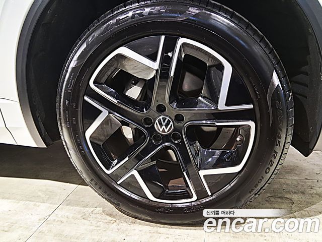 Volkswagen Touareg (III) 3.0 TDI Prestige 2024 — фото 5