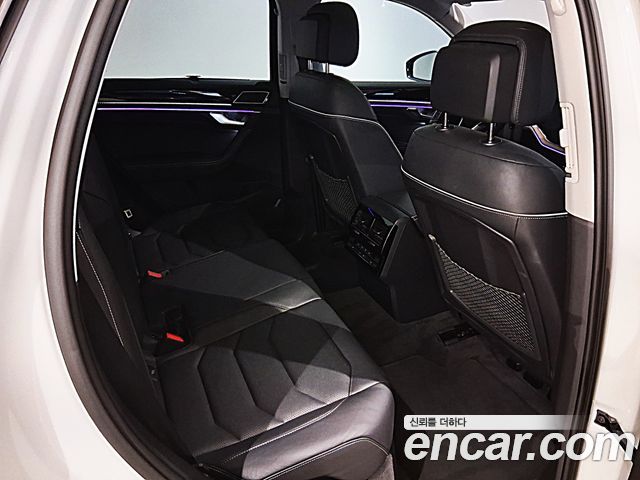 Volkswagen Touareg (III) 3.0 TDI Prestige 2024 — фото 8