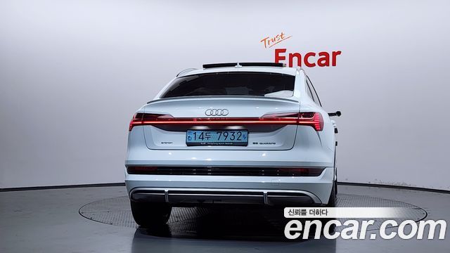 Audi e-tron 55 Quattro Sportback 2021 — фото 4
