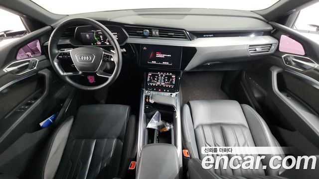 Audi e-tron 55 Quattro Sportback 2021 — фото 7