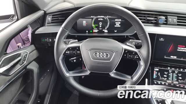 Audi e-tron 55 Quattro Sportback 2021 — фото 12