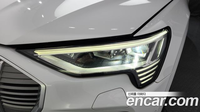 Audi e-tron 55 Quattro Sportback 2021 — фото 22