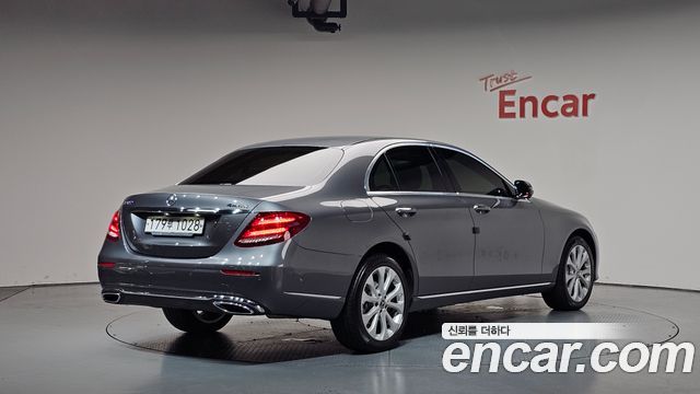 Mercedes-Benz E-Class (W213) E300 4MATIC Exclusive 2020 — фото 2