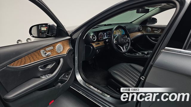 Mercedes-Benz E-Class (W213) E300 4MATIC Exclusive 2020 — фото 10