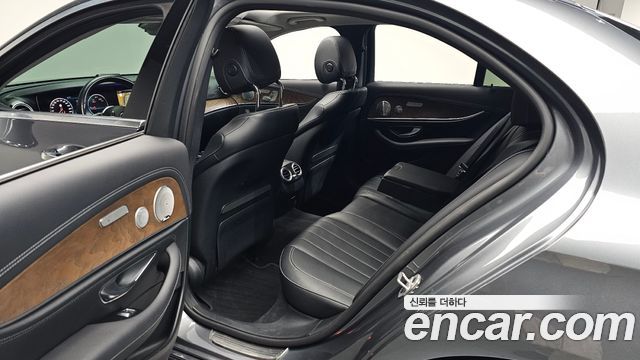 Mercedes-Benz E-Class (W213) E300 4MATIC Exclusive 2020 — фото 11