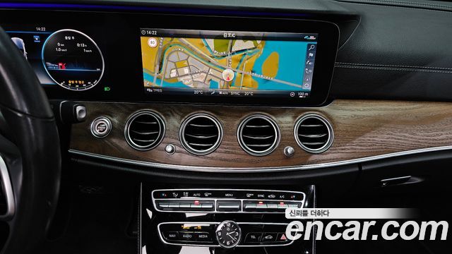 Mercedes-Benz E-Class (W213) E300 4MATIC Exclusive 2020 — фото 13