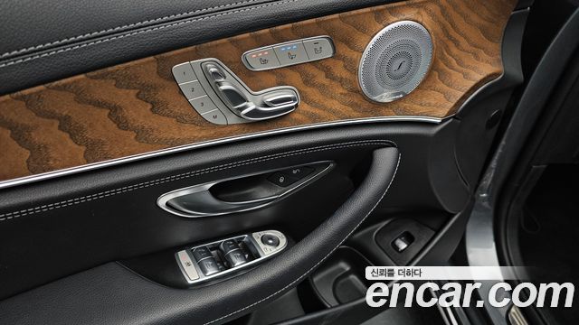 Mercedes-Benz E-Class (W213) E300 4MATIC Exclusive 2020 — фото 17