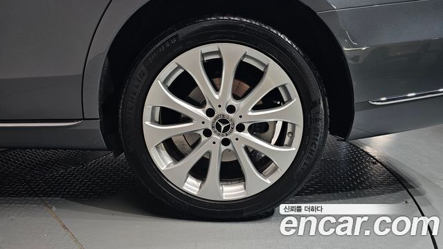 Mercedes-Benz E-Class (W213) E300 4MATIC Exclusive 2020 — фото 21