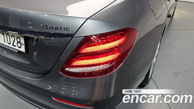 Mercedes-Benz E-Class (W213) E300 4MATIC Exclusive 2020 — фото 23