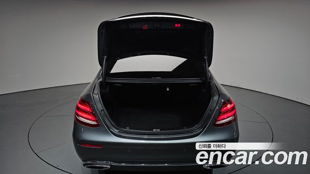 Mercedes-Benz E-Class (W213) E300 4MATIC Exclusive 2020 — фото 35