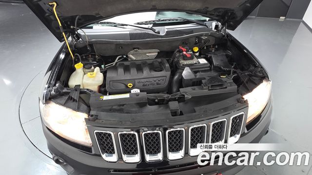 Jeep Compass 2.4 Limited 1st 2012 — фото 6
