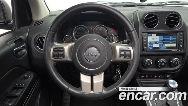 Jeep Compass 2.4 Limited 1st 2012 — фото 13