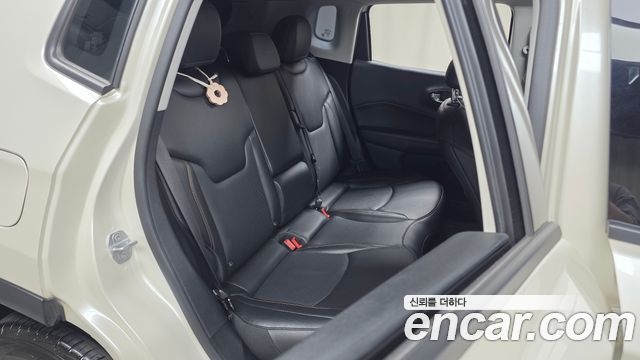 Jeep Compass (II) 2.4 Limitied AWD 2019 — фото 12
