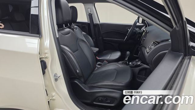 Jeep Compass (II) 2.4 Limitied AWD 2019 — фото 26