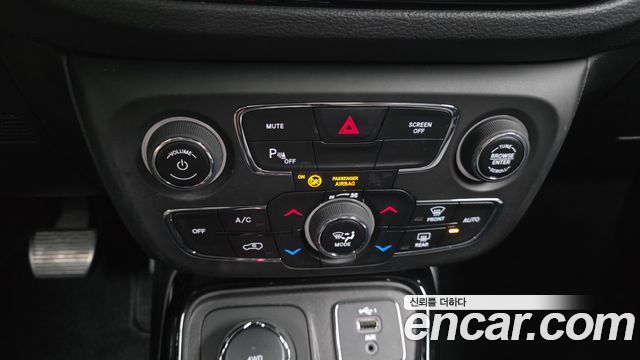 Jeep Compass (II) 2.4 Limitied AWD 2019 — фото 32