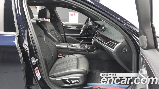 BMW 7 Series (G11) 730Ld xDrive M Sport 2017 — фото 11