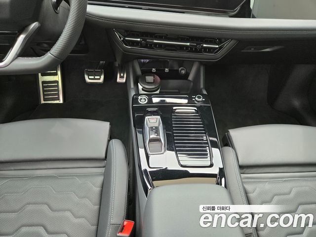 Audi A6 e-tron Performance S Line Black Edition 2025 — фото 15