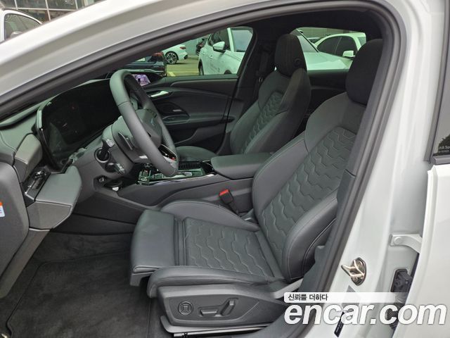 Audi A6 e-tron Performance S Line Black Edition 2025 — фото 16
