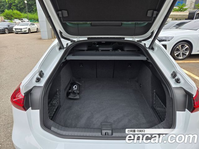 Audi A6 e-tron Performance S Line Black Edition 2025 — фото 21