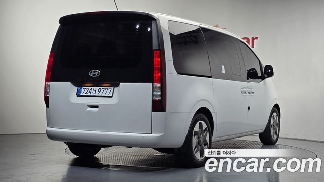 Hyundai Staria Tourer 11-Seater Modern 2025 — фото 2