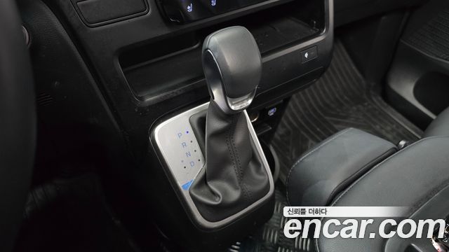 Hyundai Staria Tourer 11-Seater Modern 2025 — фото 9