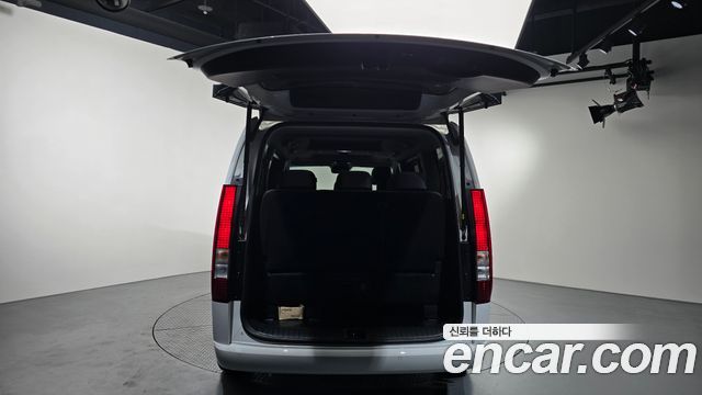 Hyundai Staria Tourer 11-Seater Modern 2025 — фото 22