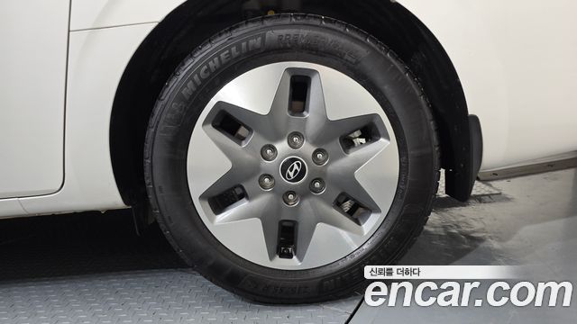Hyundai Staria Tourer 11-Seater Modern 2025 — фото 27