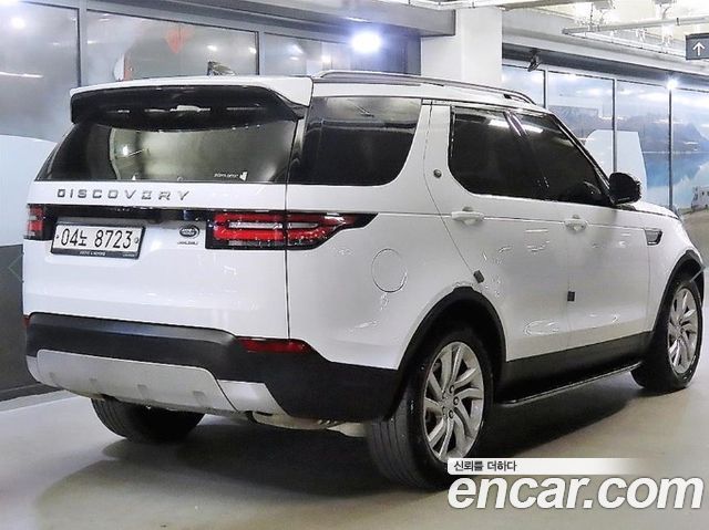 Land Rover Discovery 5 3.0 TD6 HSE 2017 — фото 4