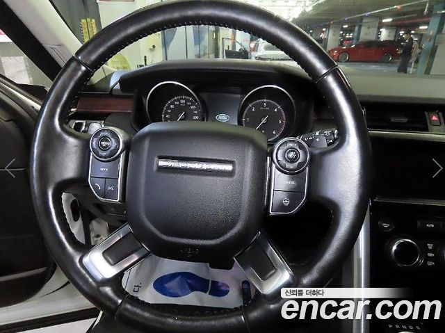 Land Rover Discovery 5 3.0 TD6 HSE 2017 — фото 8