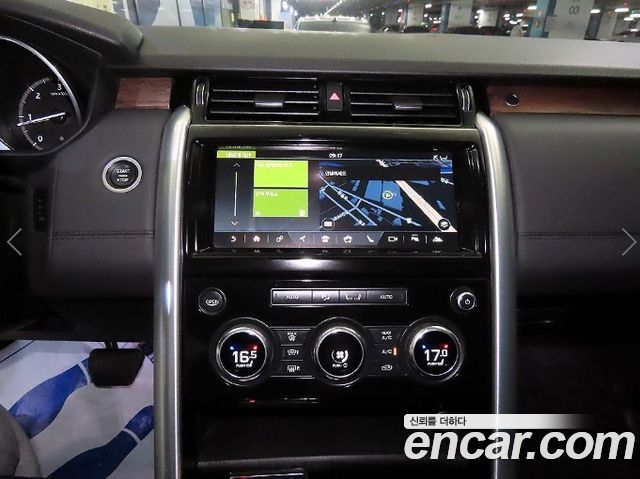 Land Rover Discovery 5 3.0 TD6 HSE 2017 — фото 15
