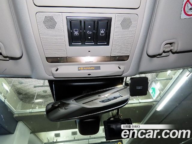 Land Rover Discovery 5 3.0 TD6 HSE 2017 — фото 18