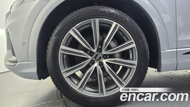 Audi Q8 (4M) 55 TFSI Quattro Premium 2021 — фото 5