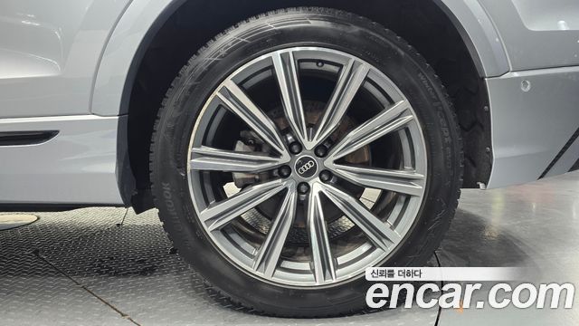 Audi Q8 (4M) 55 TFSI Quattro Premium 2021 — фото 21