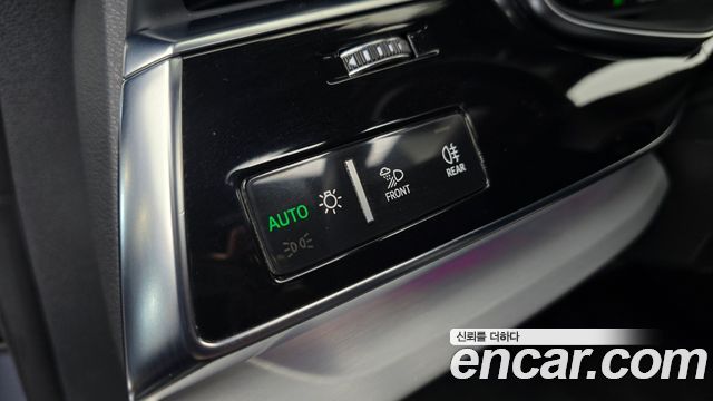 Audi Q8 (4M) 55 TFSI Quattro Premium 2021 — фото 29